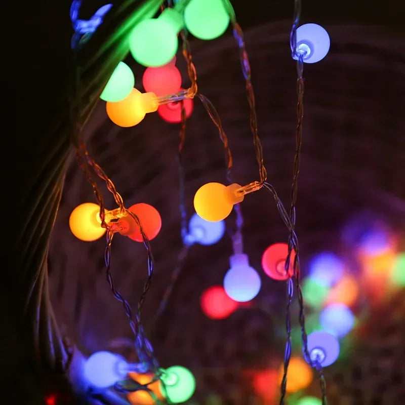 Cascata de Luzes LED em Bolinhas