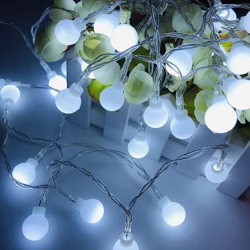 Cascata de Luzes LED em Bolinhas