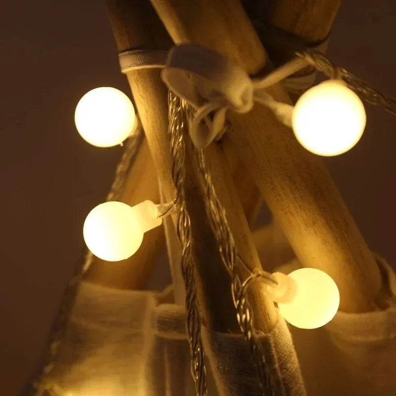 Cascata de Luzes LED em Bolinhas